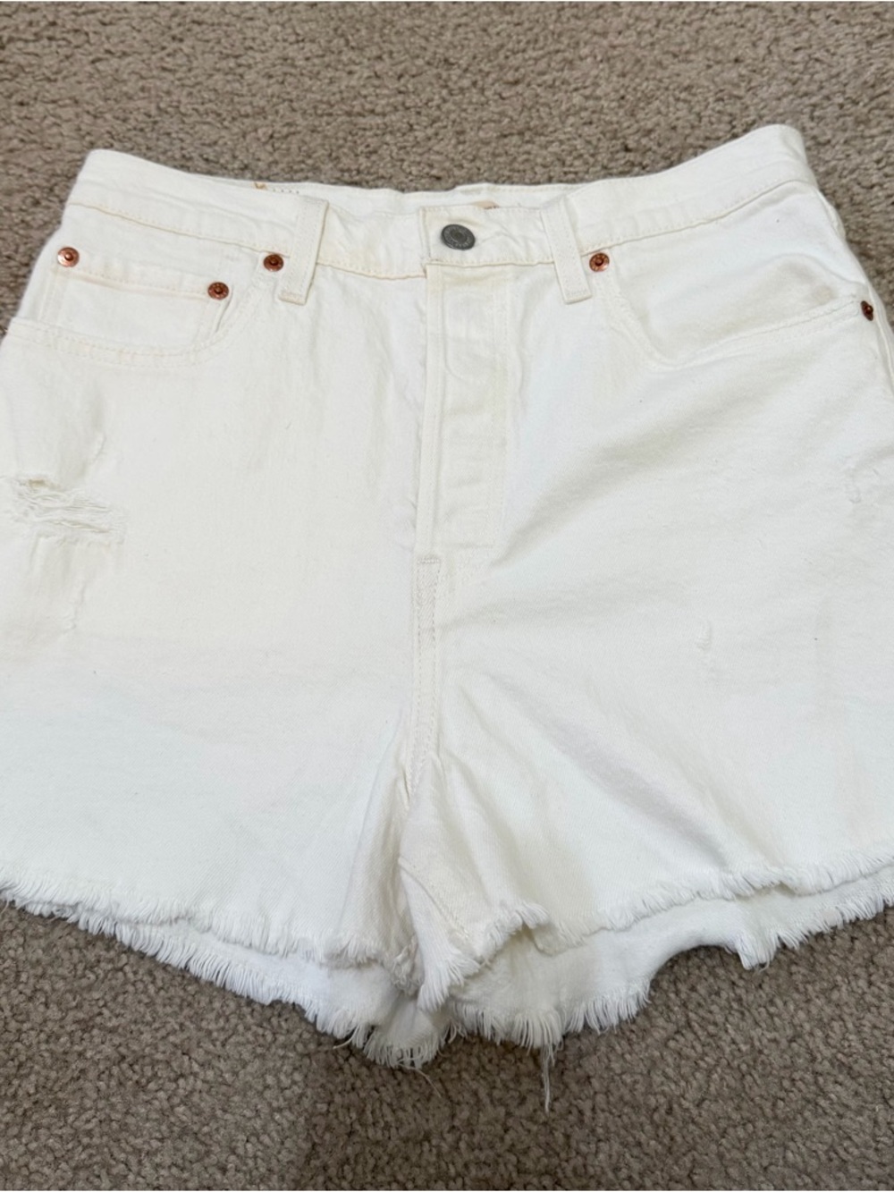 Levi’s Premium Ribcage High Rise White Denim Shorts Size 29 Raw Hem
